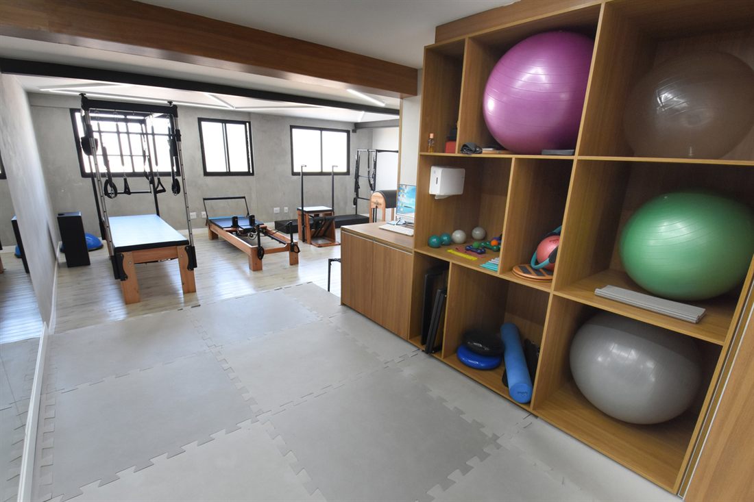 Estúdio de pilates do Complexo de Saúde Wanda Horta, com reformer e cadillac